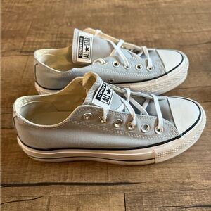 Converse Women’s Platform Light Gray Sneakers